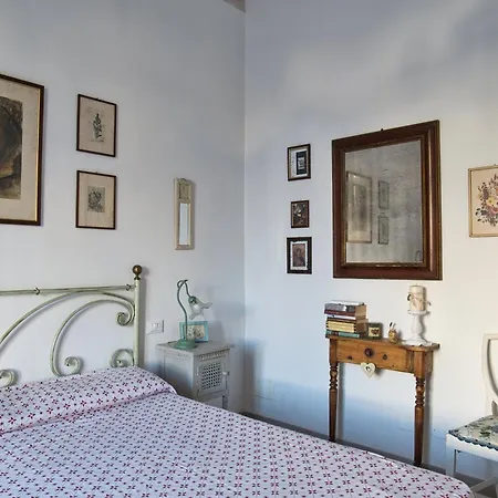 Via Puccini 217 公寓