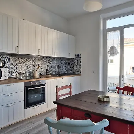 Apartamento Via Puccini 217 *